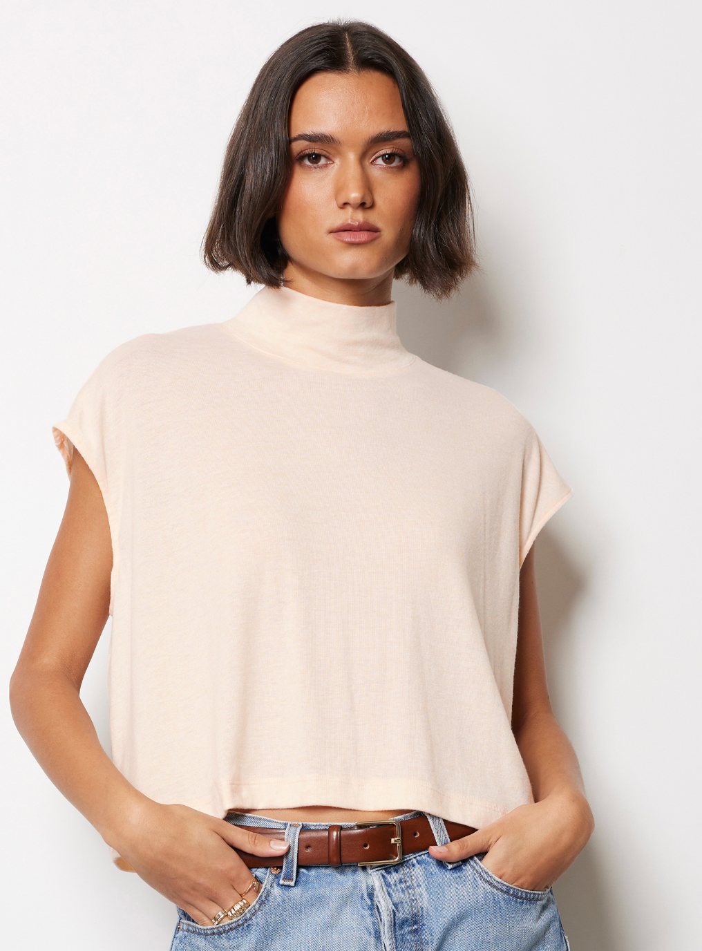 Mockneck Muscle Tee Babe